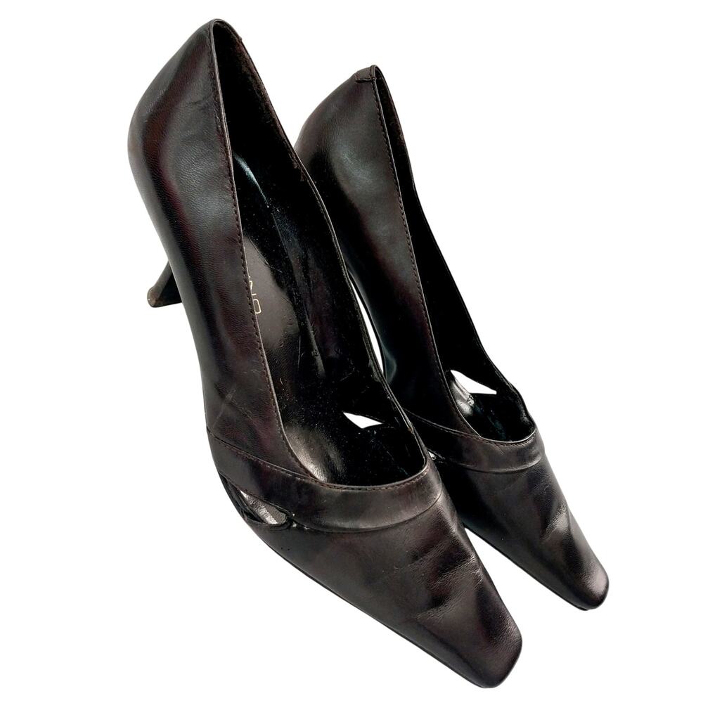 BANDOLINO! BLACK GENUINE LEATHER POINTY NIP TOE CUTAWAY SIDES PUMPS, HEELS! 8.5M
